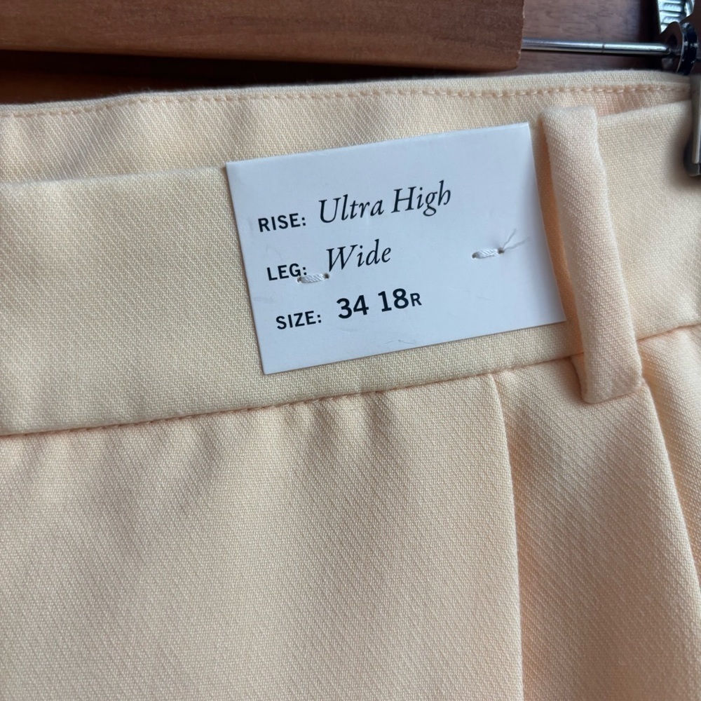 Abercrombie & Fitch Ultra Hight Rise Wide Leg Pant in Yellow, Size 34 - Picture 15 of 16